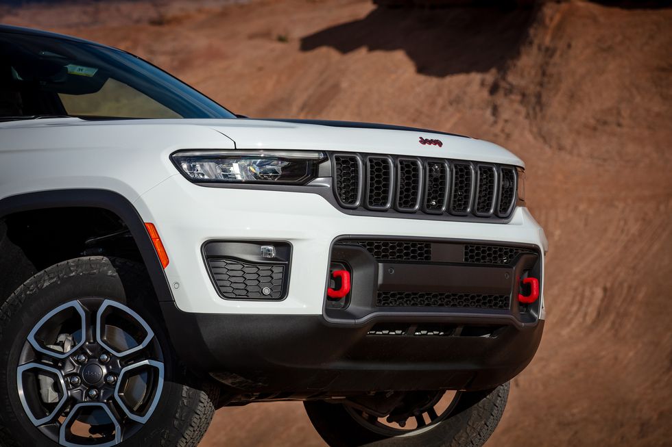 2022 Jeep Grand Cherokee Trailhawk Trim and Features